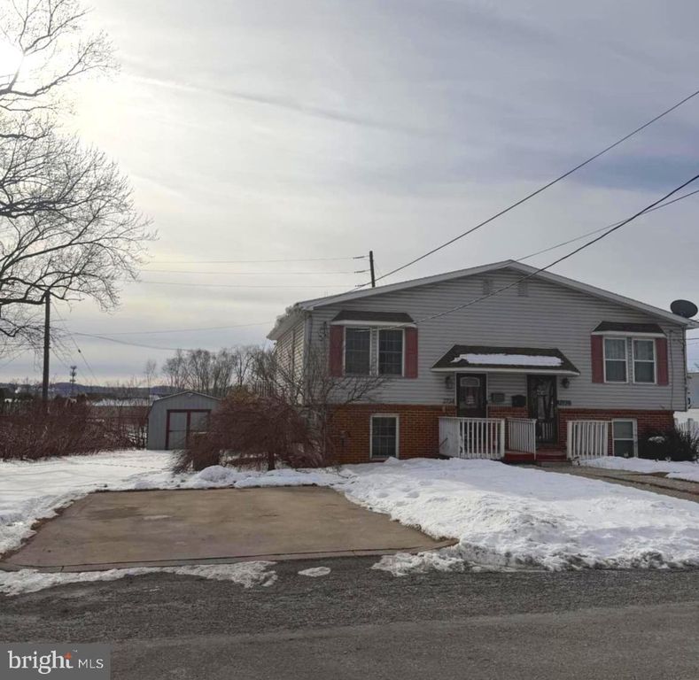 2734 COLUMBIA ST, Easton, PA 18045