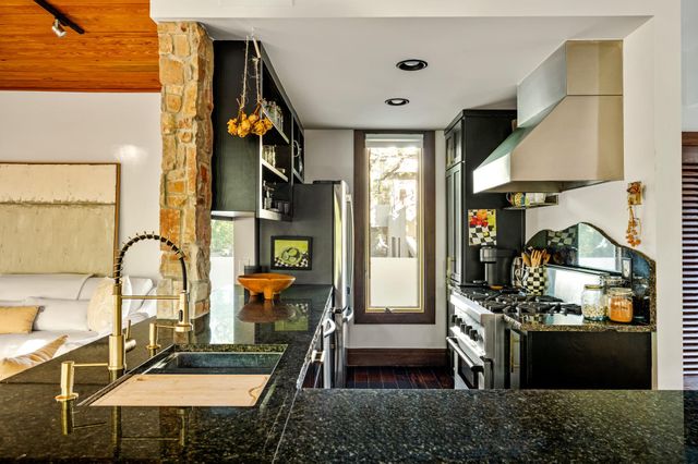 1111 W 12th ST 107, Austin, TX 78703