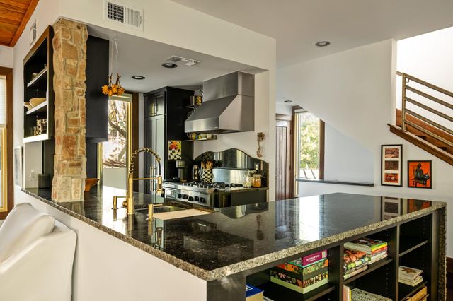 1111 W 12th ST 107, Austin, TX 78703