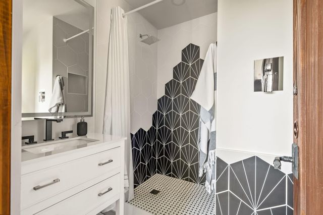 1111 W 12th ST 107, Austin, TX 78703