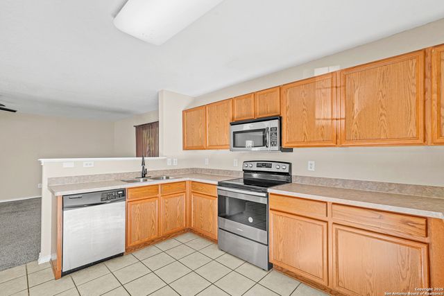 3818 Amber, San Antonio, TX 78245