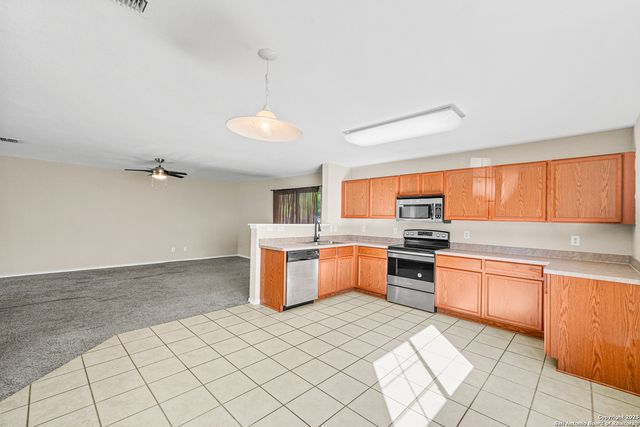 3818 Amber, San Antonio, TX 78245