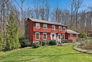 933 Dunsinane Road, Signal Mountain, TN 37377