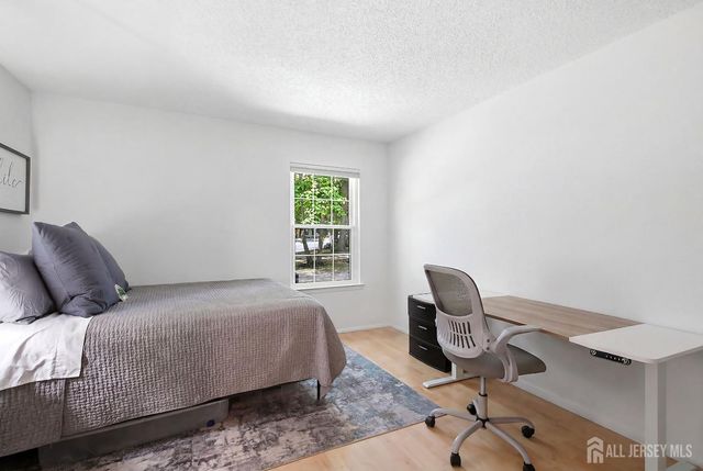 10 Bayberry Court, Jackson, NJ 08527