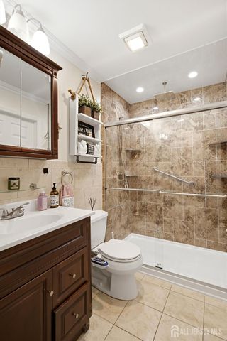 10 Bayberry Court, Jackson, NJ 08527
