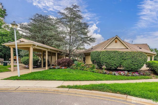 10 Bayberry Court, Jackson, NJ 08527