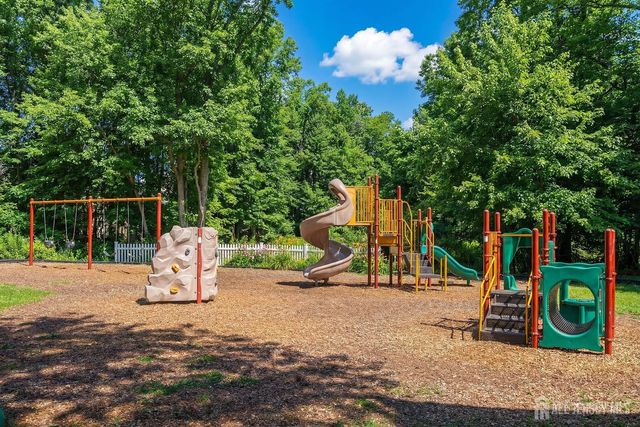 10 Bayberry Court, Jackson, NJ 08527
