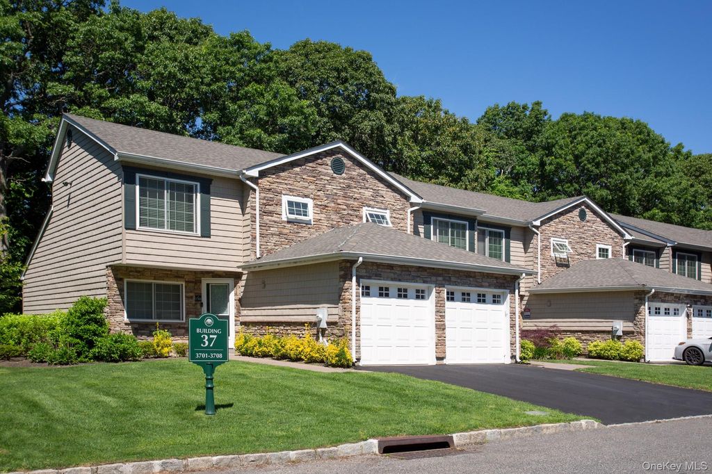 5000 Townhouse Drive 3808, Coram, NY 11727