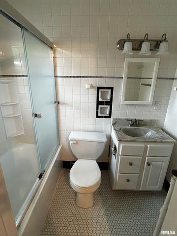 1725 W Moss Ave Apt 3, Peoria, IL 61606
