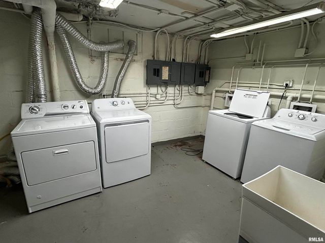 1725 W Moss Ave Apt 3, Peoria, IL 61606