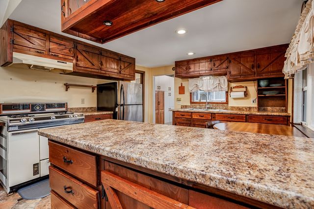 227 Log Cabin Road, Ashby, MA 01431