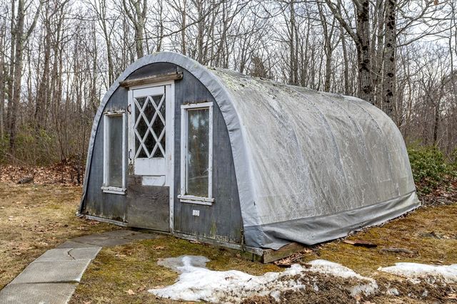 227 Log Cabin Road, Ashby, MA 01431