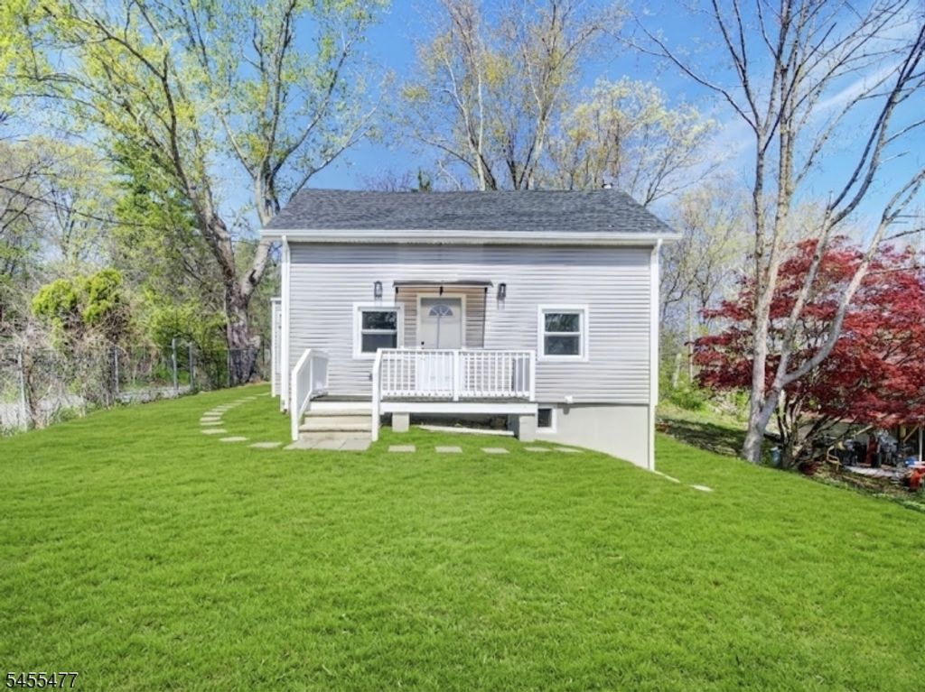 4 Emmans Rd, Roxbury Twp., NJ 07852 — photo 2