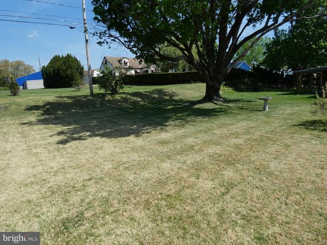 2703 GARFIELD AVE, West Lawn, PA 19609