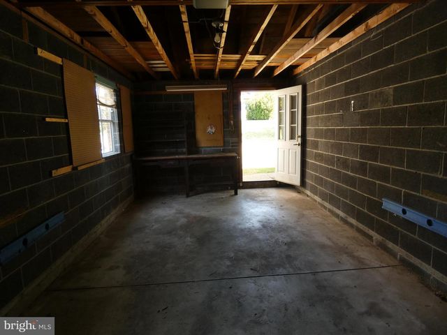2703 GARFIELD AVE, West Lawn, PA 19609