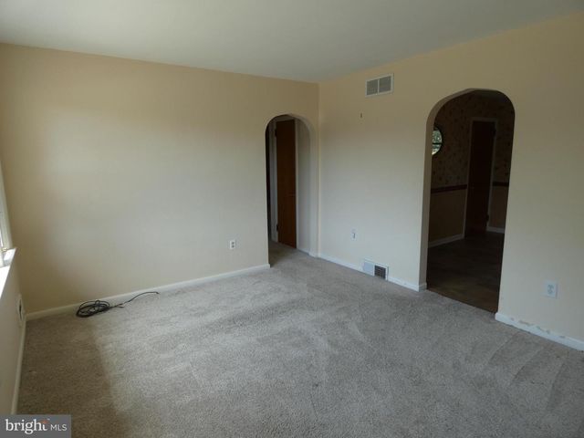 2703 GARFIELD AVE, West Lawn, PA 19609