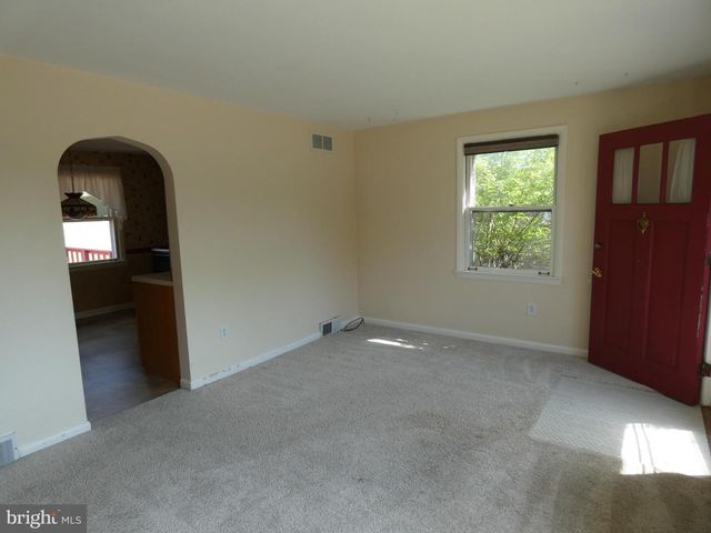 2703 GARFIELD AVE, West Lawn, PA 19609