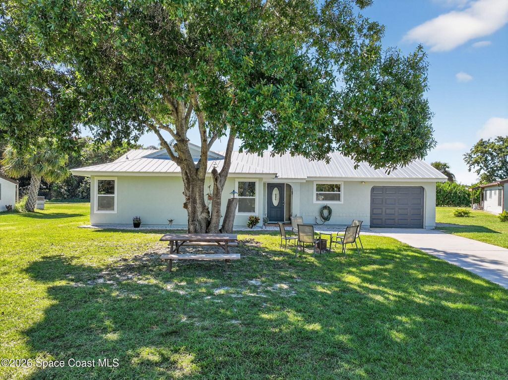 1610 SE Burning Lane, Port St. Lucie, FL 34952