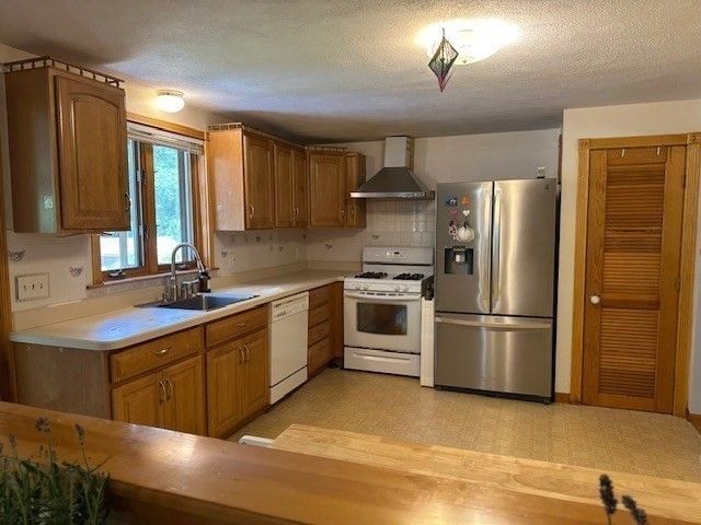 1849 Bay Rd, Sharon, MA 02067