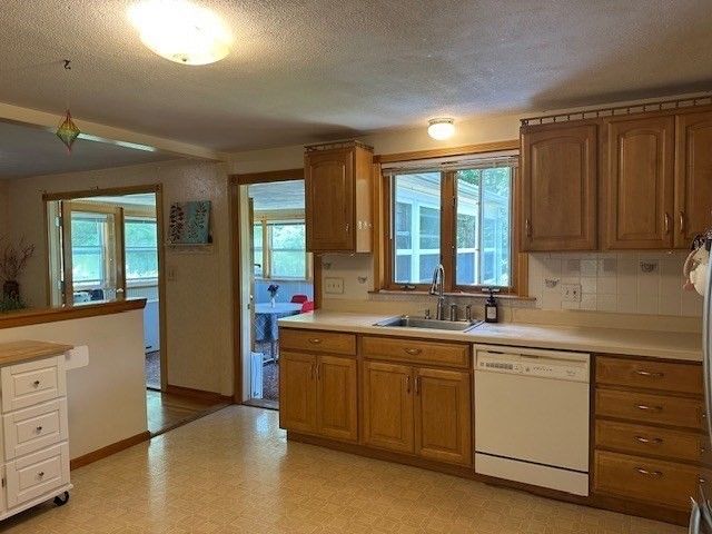 1849 Bay Rd, Sharon, MA 02067