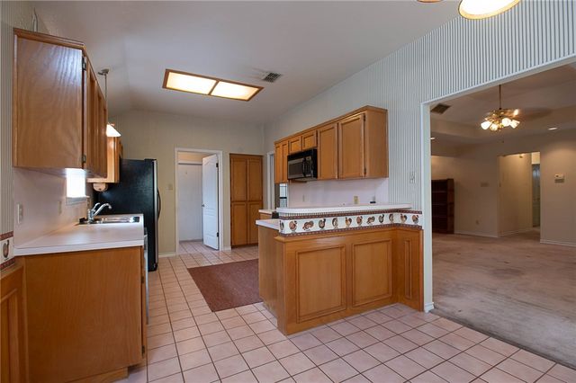 7029 Sun Wood Dr, Corpus Christi, TX 78413