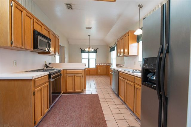 7029 Sun Wood Dr, Corpus Christi, TX 78413