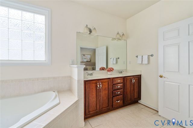 305 Libby Hill Ct, Manakin Sabot, VA 23103