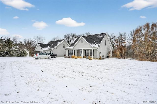 711 Cattail Lane, Pinckney, MI 48169