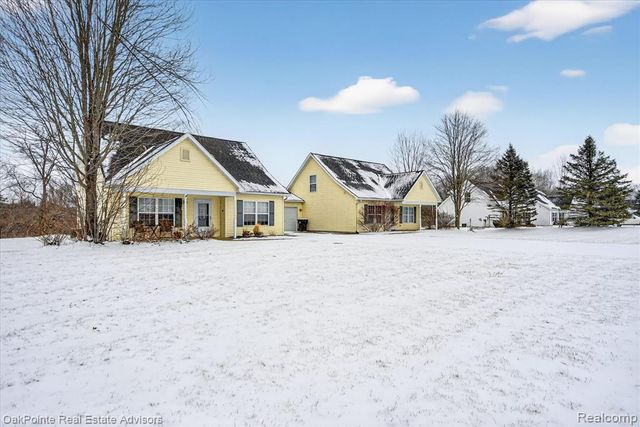 711 Cattail Lane, Pinckney, MI 48169