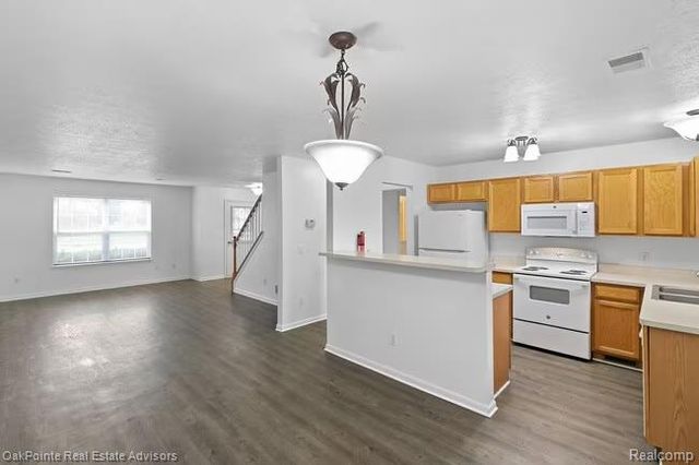 711 Cattail Lane, Pinckney, MI 48169