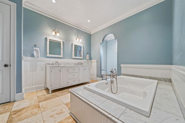 2266 KIMBROUGH WOODS DR, Germantown, TN 38139