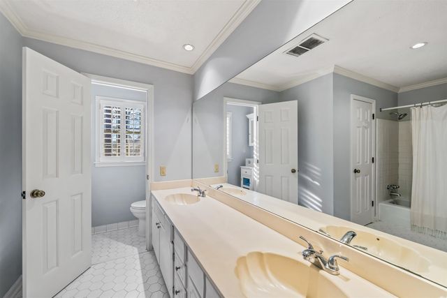 2266 KIMBROUGH WOODS DR, Germantown, TN 38139