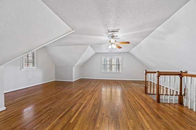 2266 KIMBROUGH WOODS DR, Germantown, TN 38139