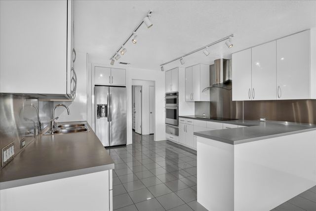 8628 Stonewood Drive, Fort Worth, TX 76179