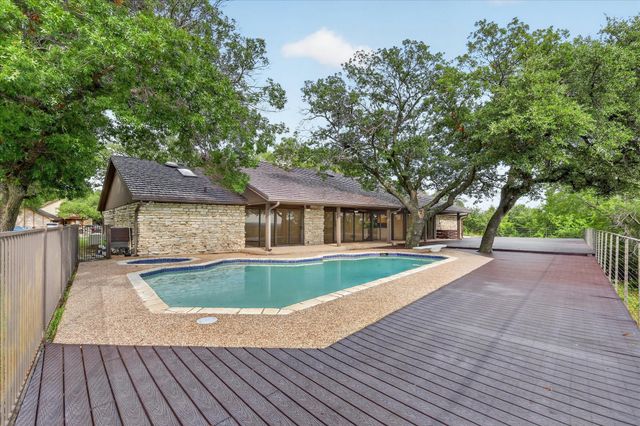 8628 Stonewood Drive, Fort Worth, TX 76179