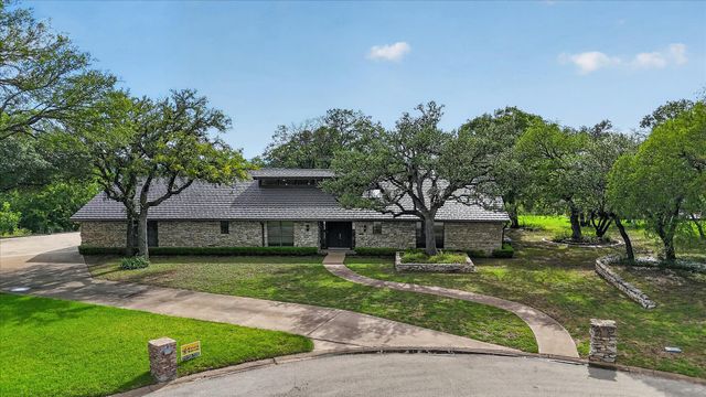 8628 Stonewood Drive, Fort Worth, TX 76179