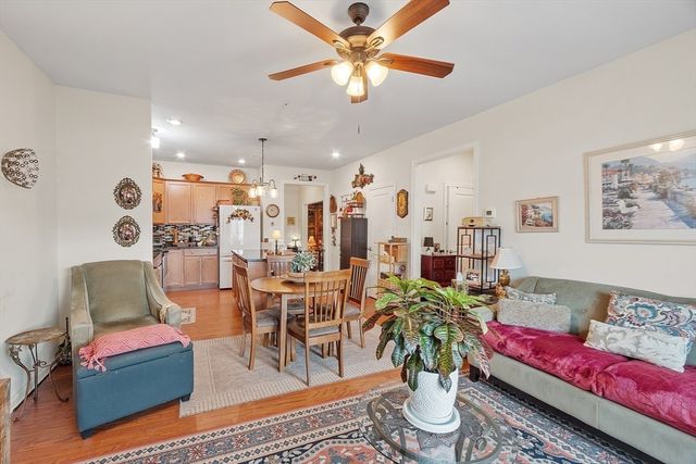 200 Martins Lndg 102, North Reading, MA 01864