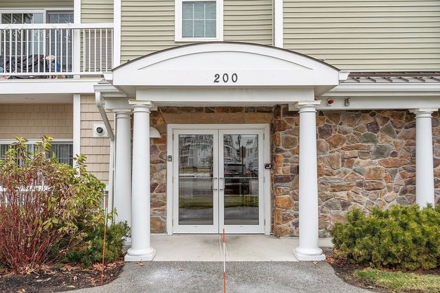 200 Martins Lndg 102, North Reading, MA 01864