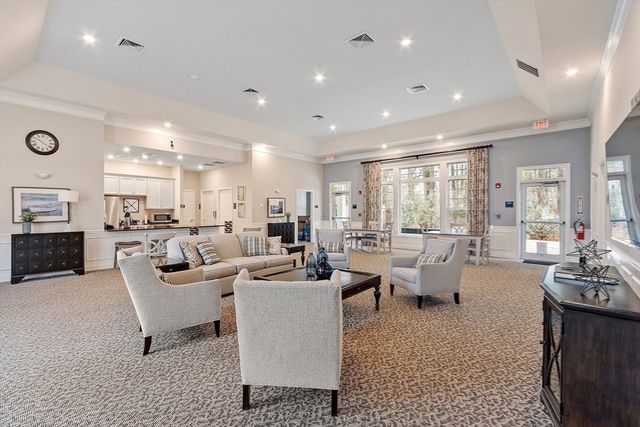 200 Martins Lndg 102, North Reading, MA 01864