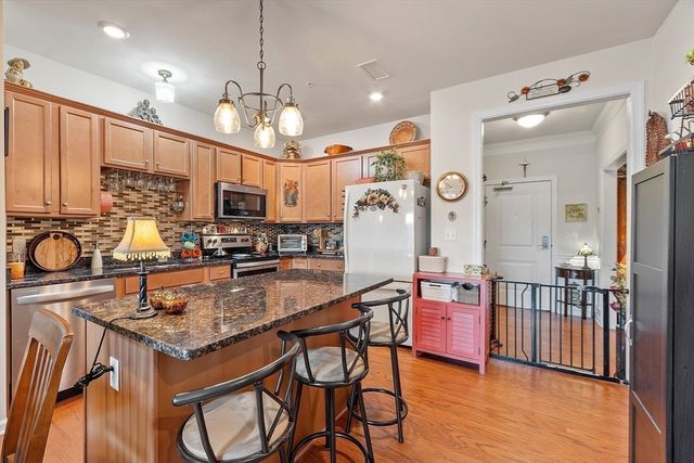 200 Martins Lndg 102, North Reading, MA 01864