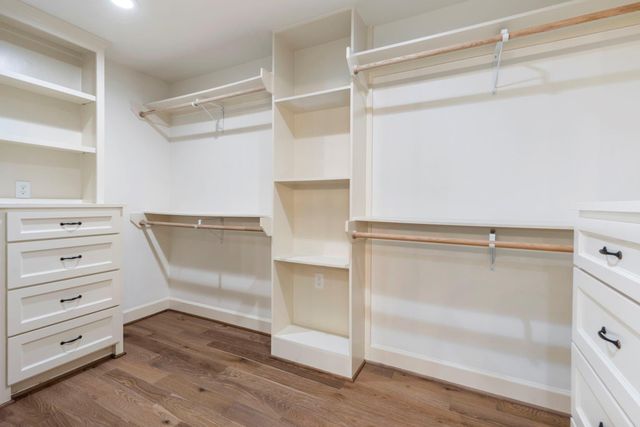 23 Crinkleroot Court, The Woodlands, TX 77380