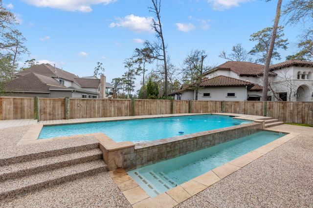 23 Crinkleroot Court, The Woodlands, TX 77380