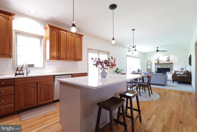 240 SUNDAY DR, State College, PA 16801