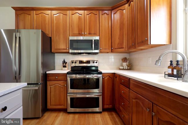 240 SUNDAY DR, State College, PA 16801