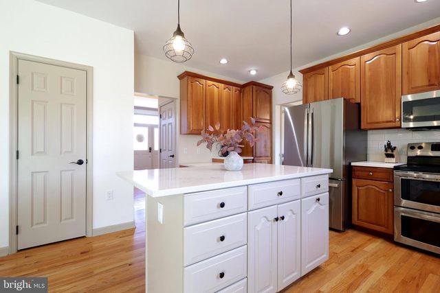 240 SUNDAY DR, State College, PA 16801