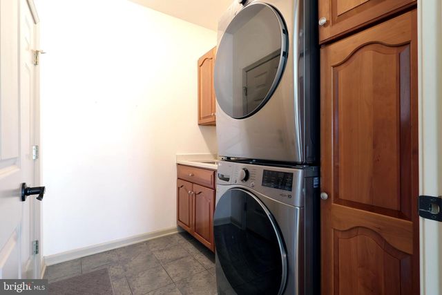 240 SUNDAY DR, State College, PA 16801