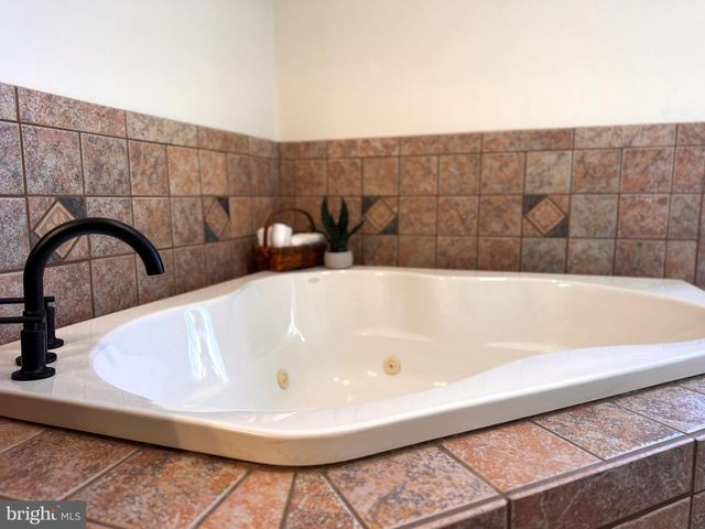 240 SUNDAY DR, State College, PA 16801