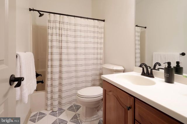 240 SUNDAY DR, State College, PA 16801