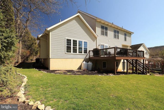 240 SUNDAY DR, State College, PA 16801