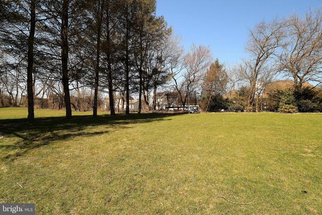 240 SUNDAY DR, State College, PA 16801